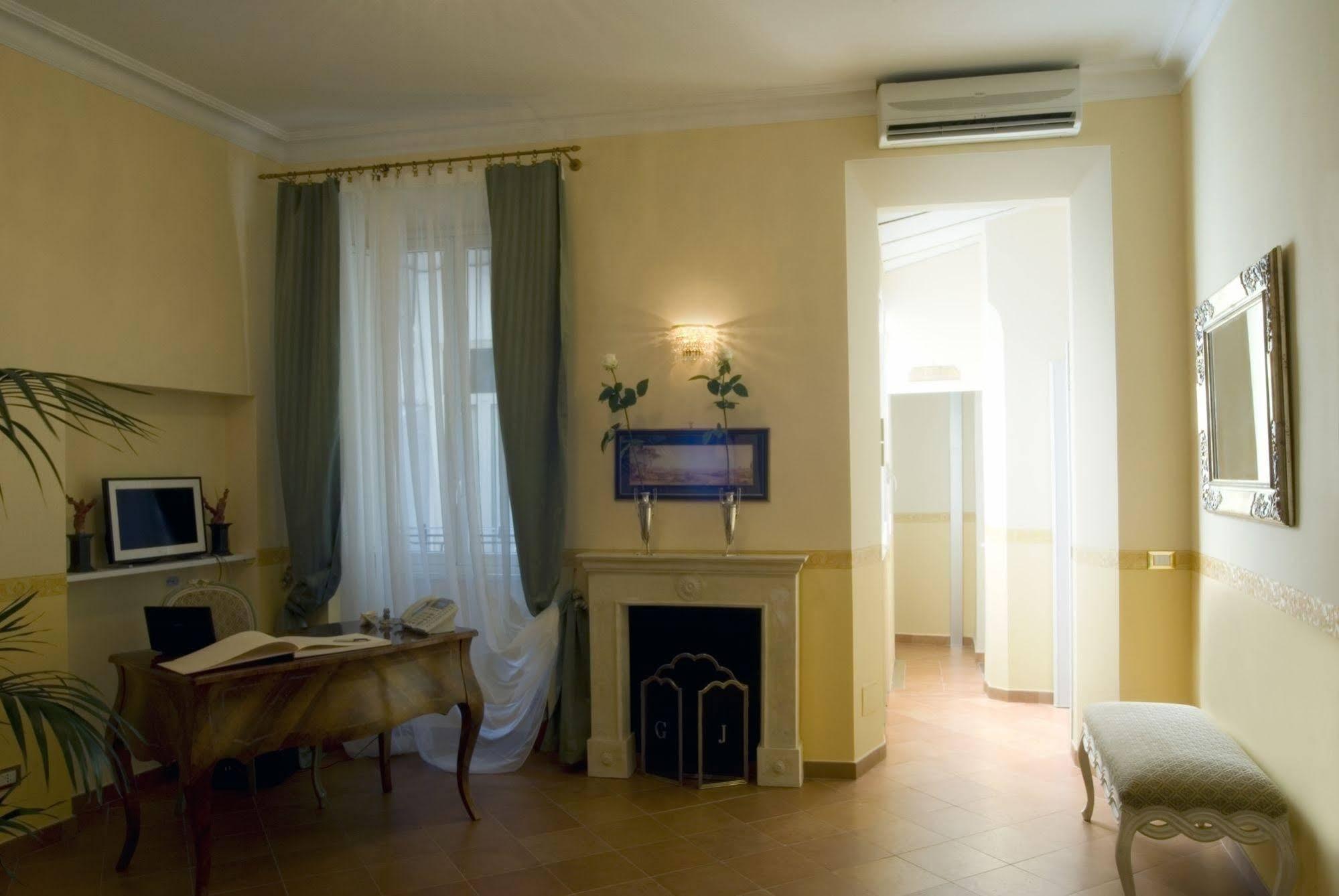 Residenza Gens Julia Bed & Breakfast โรม ภายนอก รูปภาพ