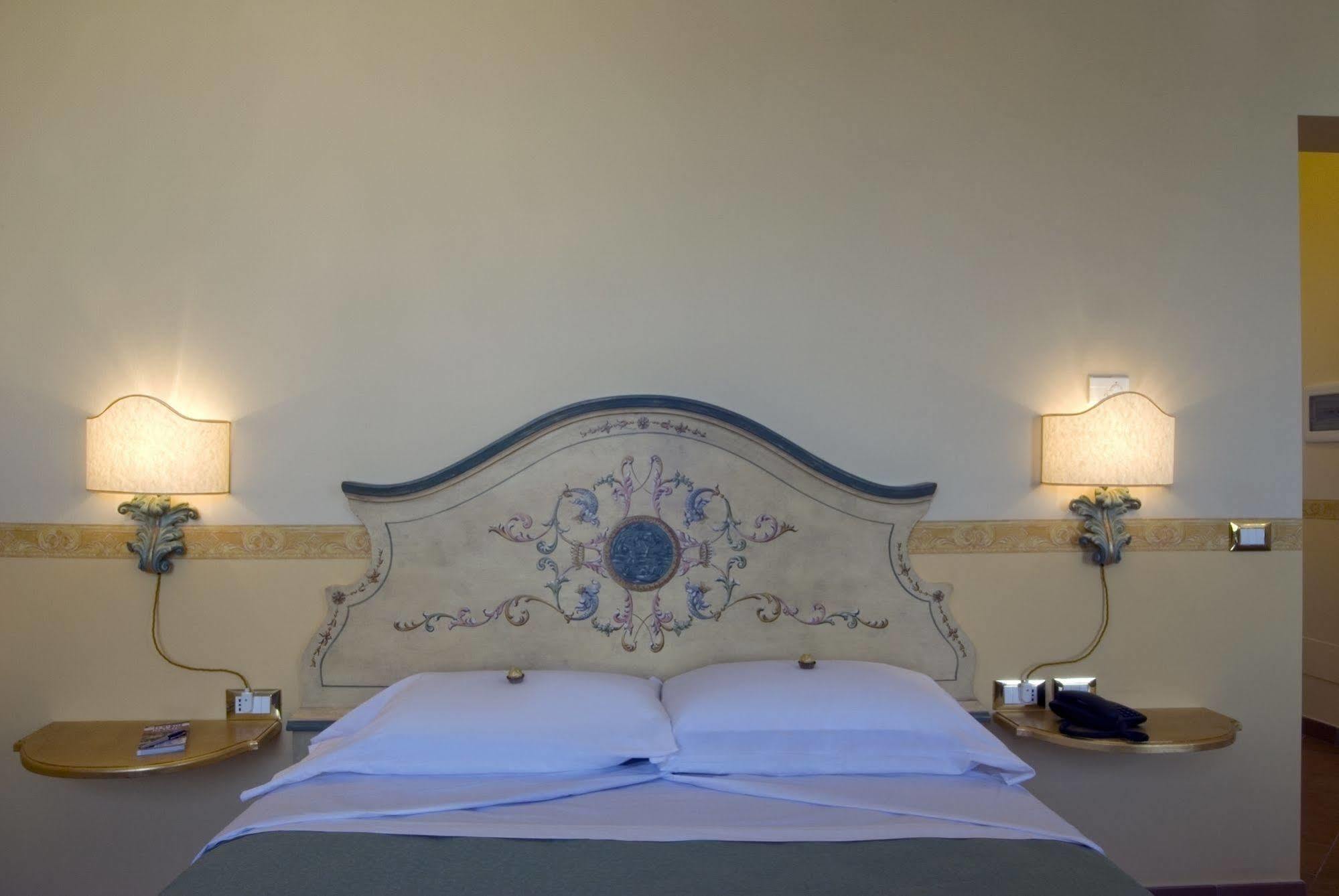 Residenza Gens Julia Bed & Breakfast โรม ภายนอก รูปภาพ